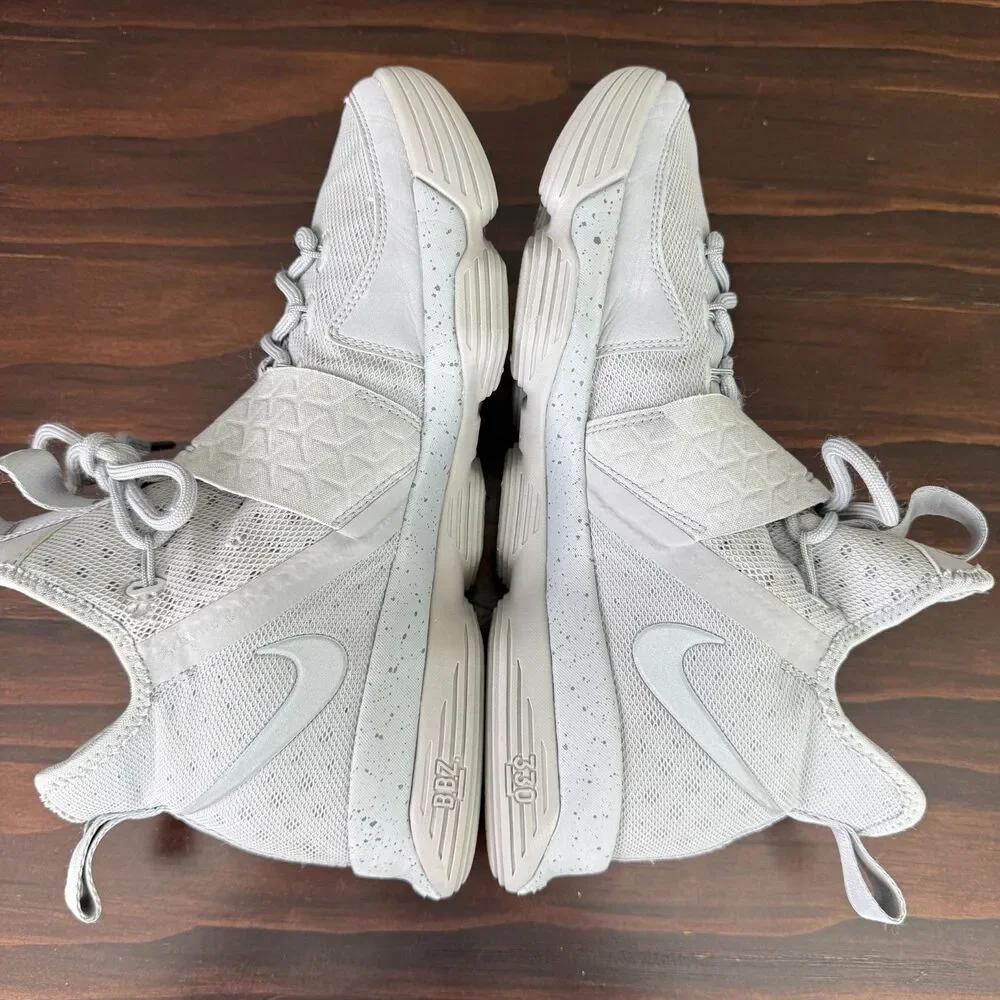 Size 9 - Nike Lebron XIV 14 Men Silver White Reflective Grey James 852405-007 C4